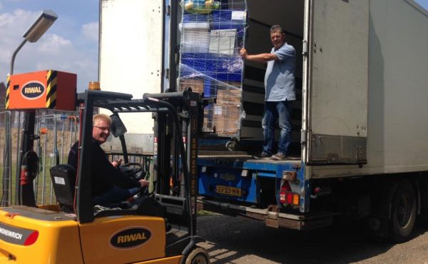 Het laden is inmiddels in volle gang